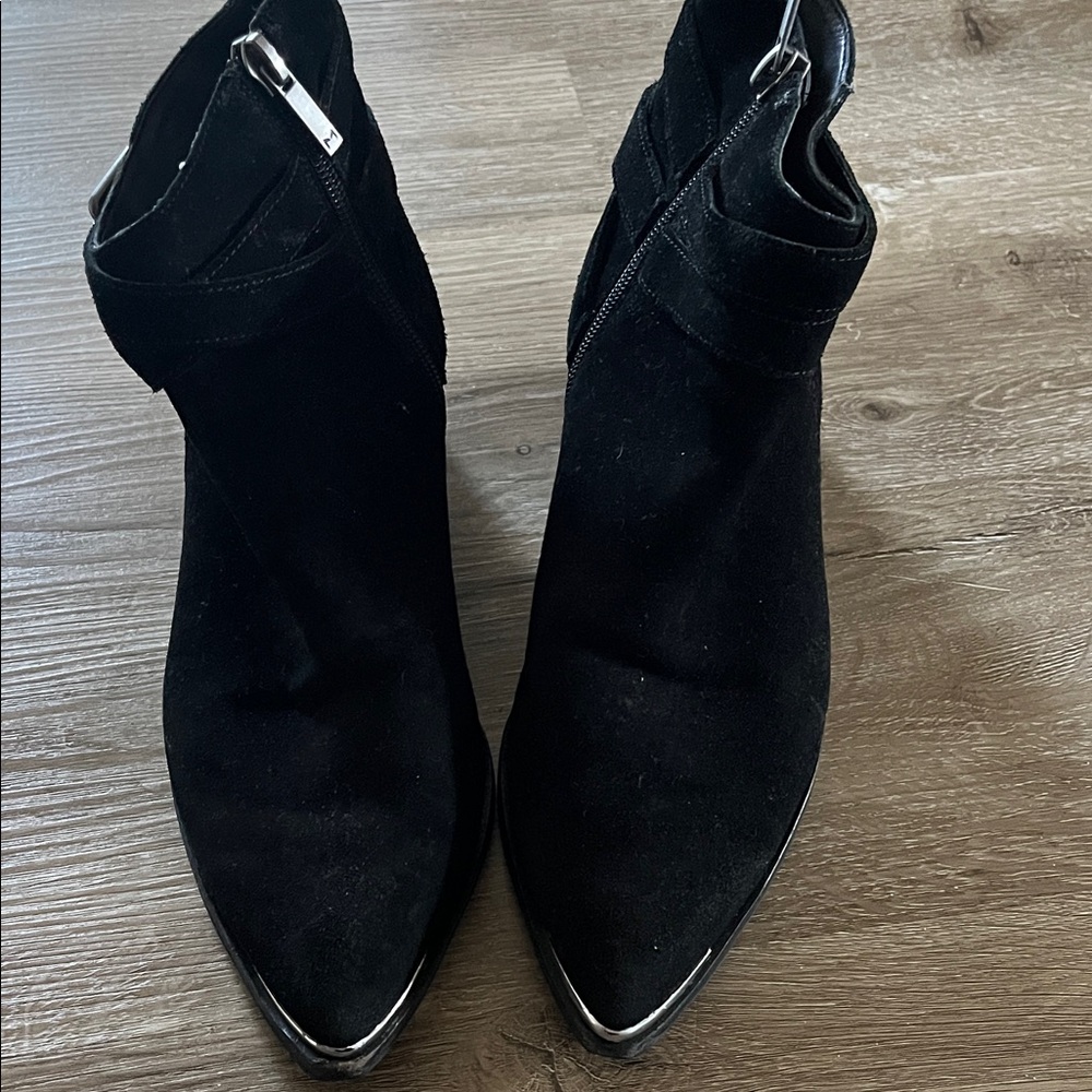 Elegant Black Ankle Boots